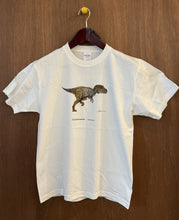 画像をギャラリービューアに読み込む, ヒサクニヒコの恐竜Tシャツ「ティラノサウルス」大人用　男女兼用＊送料込み（レターパックライト）
